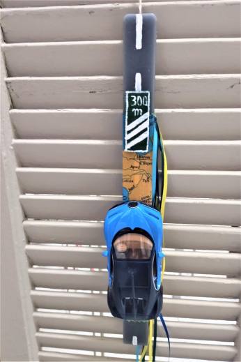 ΛΑΜΠΑΔΑ ΠΛΑΚΕ ΜΕ ΜΕΤΑΛΛΙΚΟ ΣΠΟΡ ΑΥΤΟΚΙΝΗΤΟ