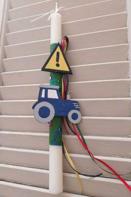 ΛΑΜΠΑΔΑ ΜΕ ΞΥΛΙΝΟ ΤΡΑΚΤΕΡ