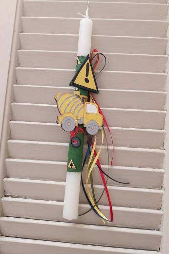 ΛΑΜΠΑΔΑ ΜΕ ΞΥΛΙΝΗ ΜΠΕΤΟΝΙΕΡΑ