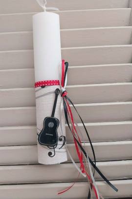 ΚΟΝΤΟΛΆΜΠΑΔΟ ΜΕ ΞΥΛΙΝΗ ΚΙΘΑΡΑ